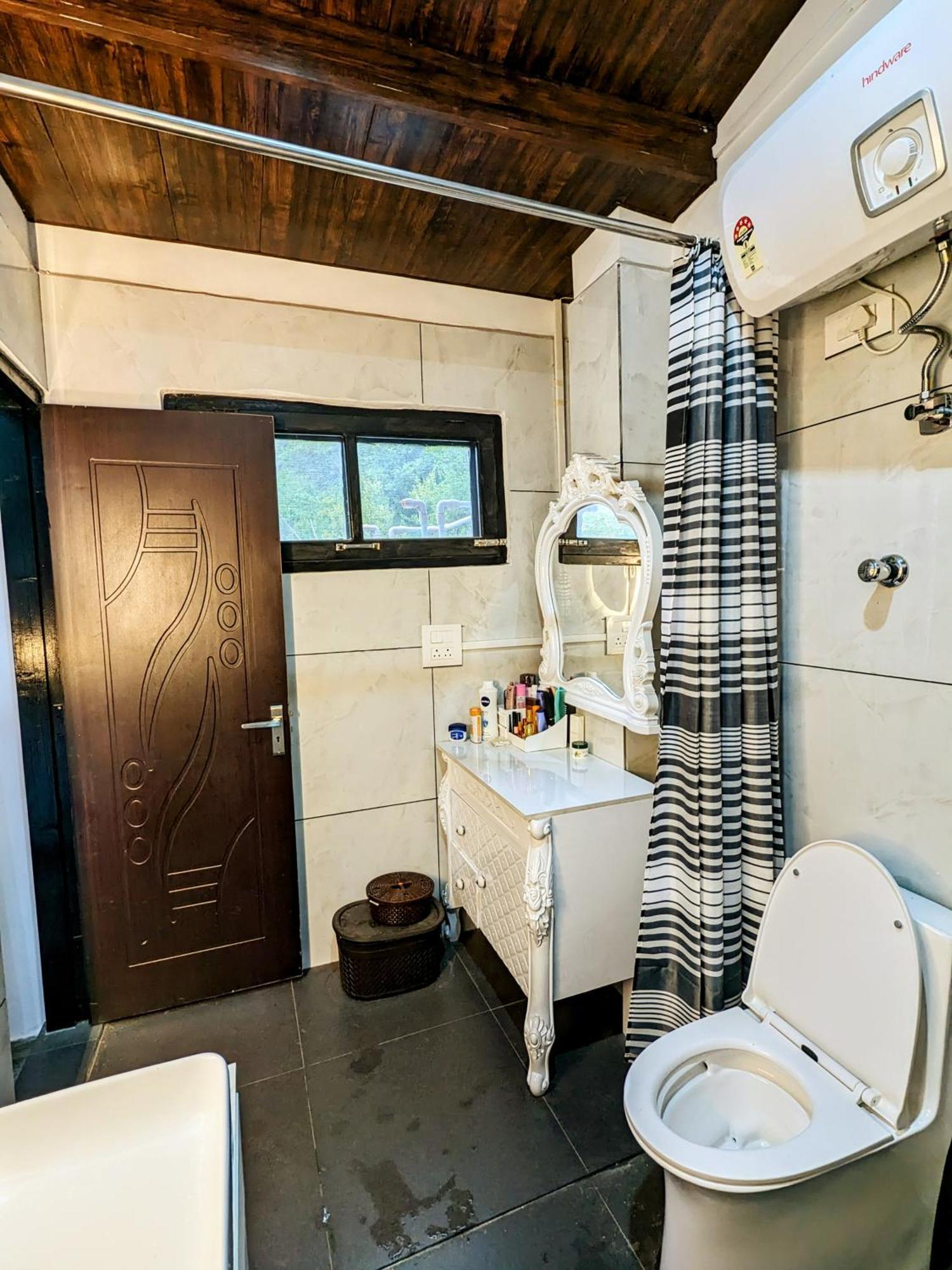Kavi'S Vacation Homes - Sainj Zewnętrze zdjęcie